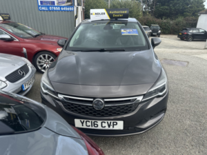 2016 Vauxhall Astra 1.6 Cdti Blueinjection Elite in Grey — image 4