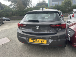 2016 Vauxhall Astra 1.6 Cdti Blueinjection Elite in Grey — image 6
