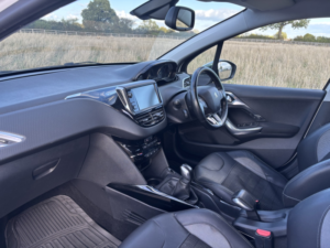 2016 Peugeot 2008 1.2 Puretech Allure in White — image 2