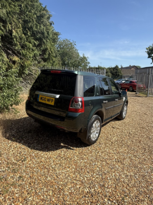 2010 Land Rover Freelander 2 2.2 Td4 Hse in Green — image 5