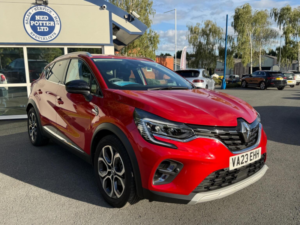 2023 Renault Captur 1.6 E-Tech Techno Auto Euro 6 (s/s) 5dr in Red — image 2