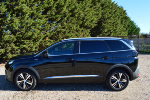 2018 Peugeot 5008 1.5 Bluehdi Gt Line in Black — image 5