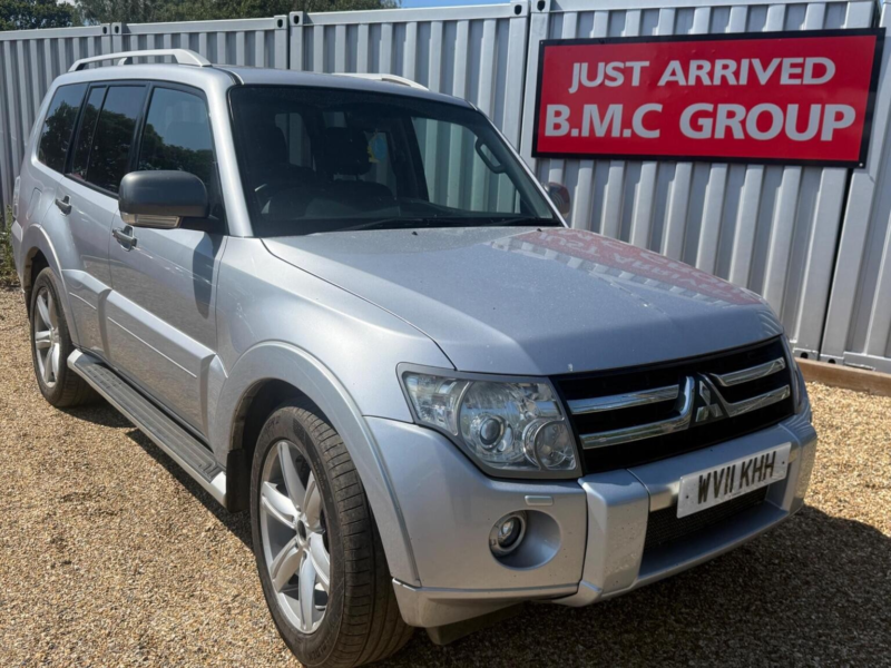 2011 Mitsubishi Shogun 3.2 Di-Dc Diamond Auto 4WD Euro 5 5dr Lwb in Silver — image 1