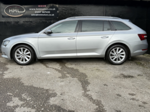 2023 Skoda Superb 1.6 Tdi Se Technology in Grey — image 3