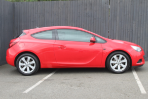 2015 Vauxhall Astra Gtc 1.4 I Turbo Sport in Red — image 4
