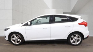 2016 Ford Focus 1.0t Ecoboost Zetec Euro 6 (s/s) 5dr in White — image 5