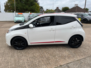2017 Toyota Aygo 1.0 Vvt-I X-Press Hatchback 5dr Petrol Manual Euro 6 (68 Ps) in White — image 4