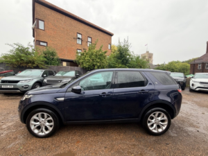 2016 Land Rover Discovery Sport Td4 Hse in Blue — image 2