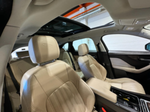 2017 Jaguar F-Pace 2.0 D180 Portfolio Auto AWD Euro 6 (s/s) 5dr in Blue — image 4