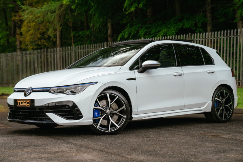 2024 Volkswagen Golf 2.0 Tsi R Hatchback 5dr Petrol DSG 4motion Euro 6 (s/s) (452 Ps) in White — image 1