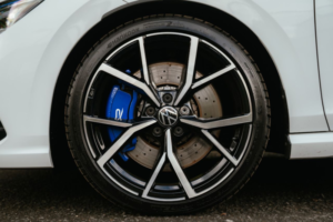 2024 Volkswagen Golf 2.0 Tsi R Hatchback 5dr Petrol DSG 4motion Euro 6 (s/s) (452 Ps) in White — image 3