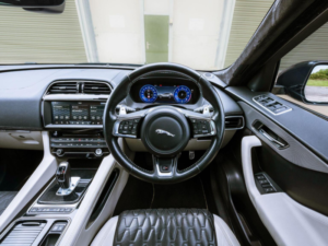 2019 Jaguar F-Pace 5.0 V8 Svr Quickshift AWD Euro 6 (s/s) 5dr in Black — image 2
