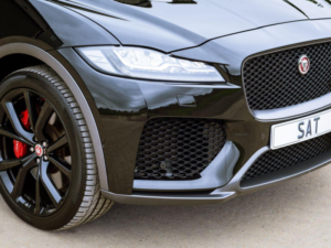 2019 Jaguar F-Pace 5.0 V8 Svr Quickshift AWD Euro 6 (s/s) 5dr in Black — image 6