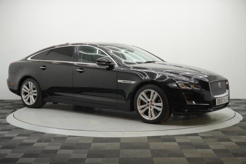 2017 Jaguar Xj 3.0d V6 Premium Luxury Auto Euro 6 (s/s) 4dr (lwb) in Black — image 1