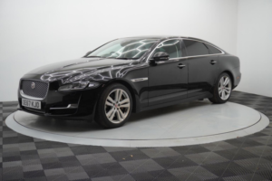 2017 Jaguar Xj 3.0d V6 Premium Luxury Auto Euro 6 (s/s) 4dr (lwb) in Black — image 2
