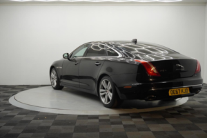 2017 Jaguar Xj 3.0d V6 Premium Luxury Auto Euro 6 (s/s) 4dr (lwb) in Black — image 3