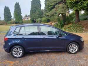 2014 Volkswagen Golf Sv 1.4 Tsi Bluemotion Tech Se in Blue — image 3