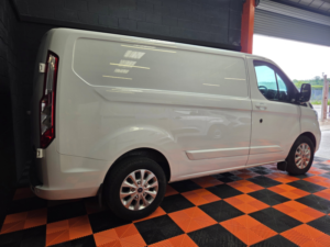 2022 Ford Transit Custom 2.0 300 Ecoblue Limited Panel Van 5dr Diesel Manual L1 H1 Euro 6 (s/s) (130 Ps) in White — image 4