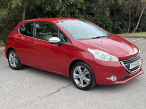 2015 Peugeot 208 1.6 E-Hdi Allure in Red — image 4