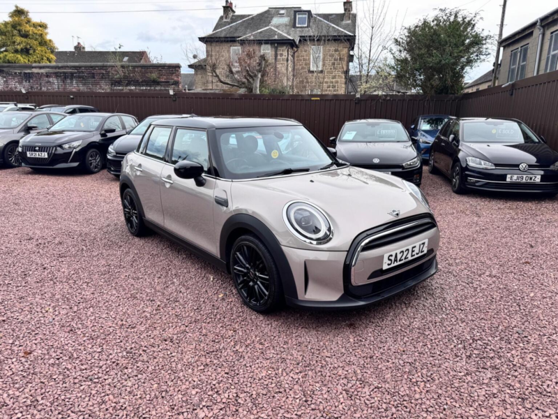 2022 MINI Hatch 1.5 Cooper Exclusive Euro 6 (s/s) 5dr in Grey — image 1