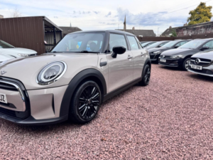 2022 MINI Hatch 1.5 Cooper Exclusive Euro 6 (s/s) 5dr in Grey — image 3