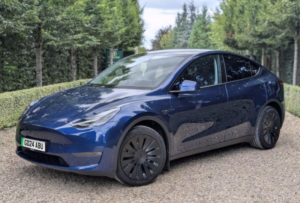 2024 Tesla Model Y (dual Motor) Long Range Auto 4wde 5dr in Blue — image 2