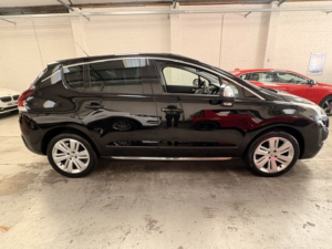 2013 Peugeot 3008 1.6 Hdi Allure in Black — image 6