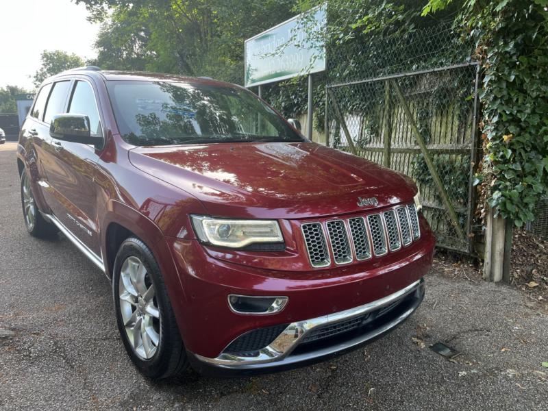 2013 Jeep Grand Cherokee 3.0 V6 Crd Summit in Red — image 1