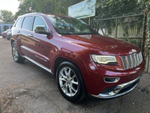 2013 Jeep Grand Cherokee 3.0 V6 Crd Summit in Red — image 3