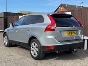 2009 Volvo Xc60 2.4 D5 Se Lux Premium Geartronic AWD Euro 4 5dr in Silver — image 2