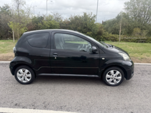2013 Toyota Aygo 1.0 Vvt-I Fire in Black — image 2