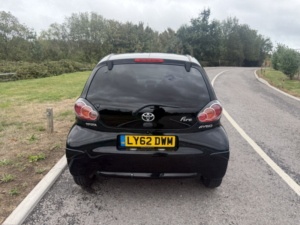2013 Toyota Aygo 1.0 Vvt-I Fire in Black — image 4