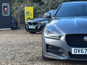 2017 Jaguar Xe 2.0d R-Sport Auto AWD Euro 6 (s/s) 4dr in Grey — image 5
