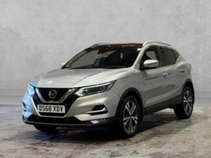 2018 Nissan Qashqai 1.3 Dig-T N-Connecta Euro 6 (s/s) 5dr in Silver — image 4