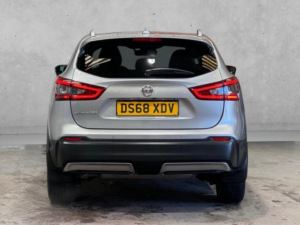 2018 Nissan Qashqai 1.3 Dig-T N-Connecta Euro 6 (s/s) 5dr in Silver — image 6