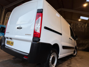 2016 Peugeot Expert 1.6 Hdi L1 H1 4dr in White — image 5