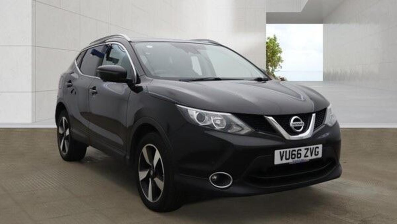 2016 Nissan Qashqai 1.6 Dci N-Connecta 2WD Euro 6 (s/s) 5dr in Black — image 1