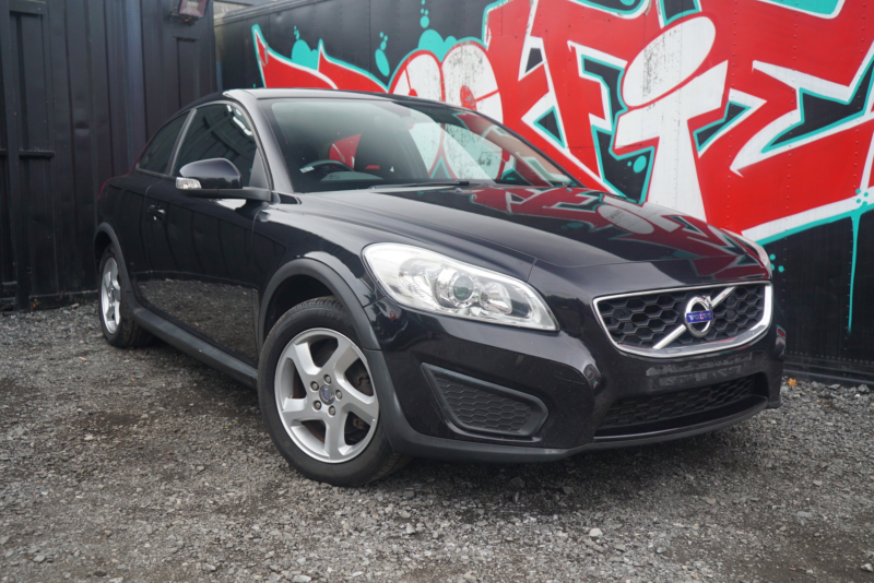 2011 Volvo C30 2.0 Es Sports Coupe 3dr Petrol Manual Euro 5 (145 Ps) in Black — image 1