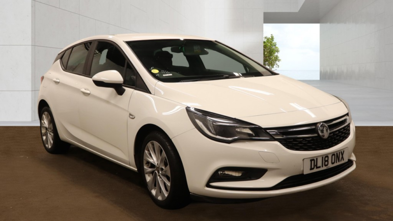 2018 Vauxhall Astra 1.4 I Turbo Design in White — image 1