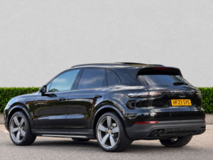 2023 Porsche Cayenne 3.0t V6 Platinum Edition SUV 5dr Petrol Tiptronics 4WD Euro 6 (s/s) (340 Ps) in Black — image 3