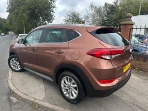 2017 Hyundai Tucson 1.7 Crdi Blue Drive Premium Euro 6 (s/s) 5dr in Bronze — image 4