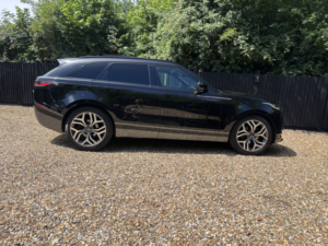 2019 Land Rover Range Rover Velar 3.0 D300 R-Dynamic Se in Black — image 2