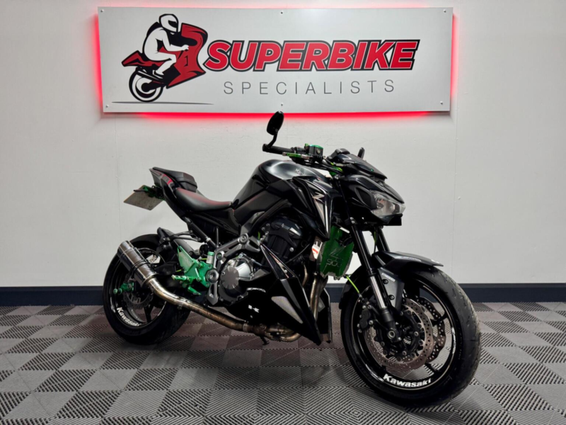 2017 Kawasaki Z900 900 Supernaked Euro 4 in Black — image 1