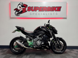 2017 Kawasaki Z900 900 Supernaked Euro 4 in Black — image 2