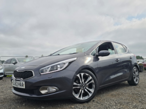 2013 Kia Ceed 1.6 Gdi 4 Tech Hatchback 5dr Petrol Dct Euro 5 (133 Bhp) in Silver — image 2