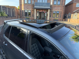 2018 Volkswagen Golf 2.0 Tdi Gtd in Blue — image 3
