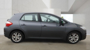 2012 Toyota Auris 1.6 V-Matic Colour Collection Euro 5 5dr in Grey — image 5