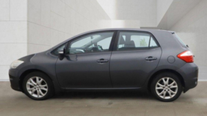2012 Toyota Auris 1.6 V-Matic Colour Collection Euro 5 5dr in Grey — image 6