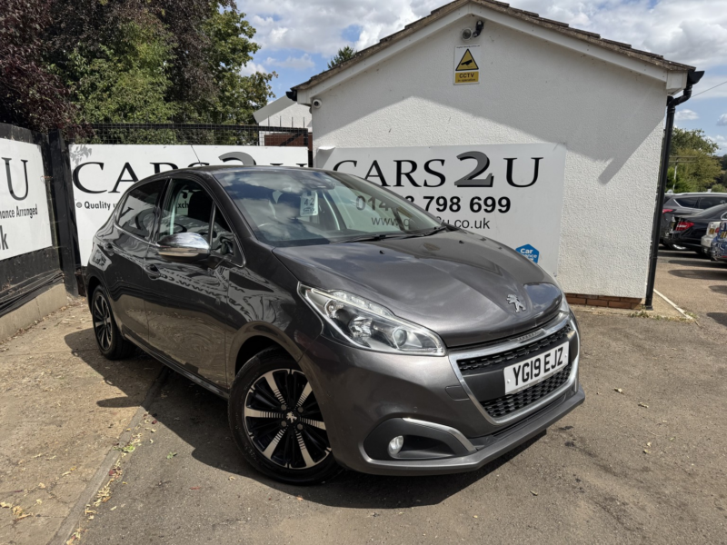2019 Peugeot 208 1.2 Puretech Tech Edition in Grey — image 1