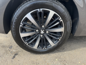 2019 Peugeot 208 1.2 Puretech Tech Edition in Grey — image 6